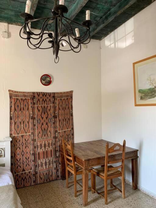 בית האבן העתיק מ-1885 עם מגונית פרטית בחצר Rosh Piná Exterior foto