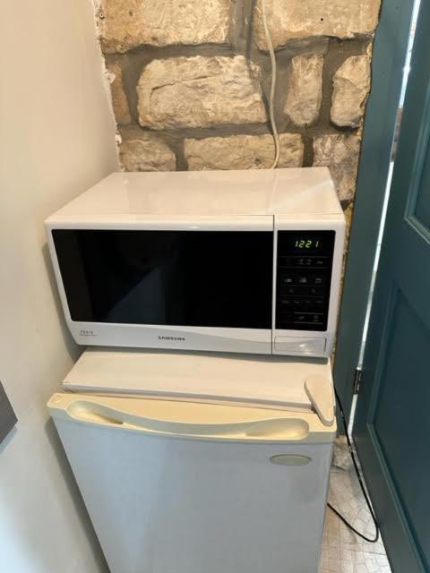 בית האבן העתיק מ-1885 עם מגונית פרטית בחצר Rosh Piná Exterior foto
