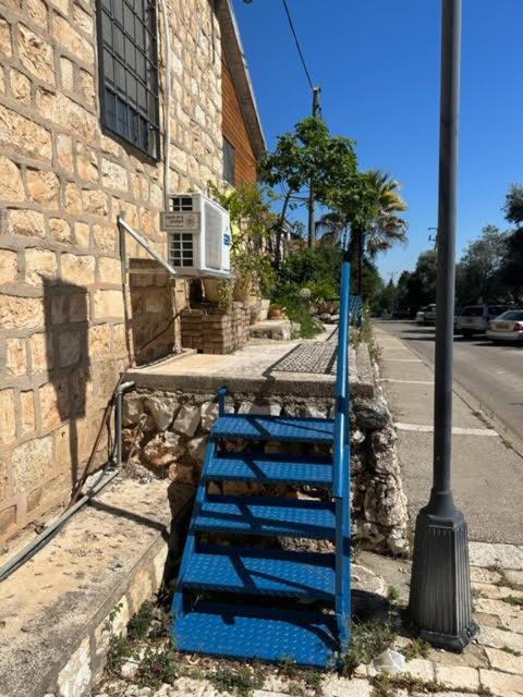 בית האבן העתיק מ-1885 עם מגונית פרטית בחצר Rosh Piná Exterior foto